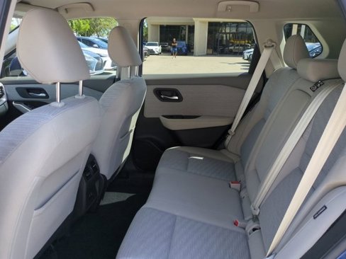 Used 2021 Nissan Rogue SV image 12