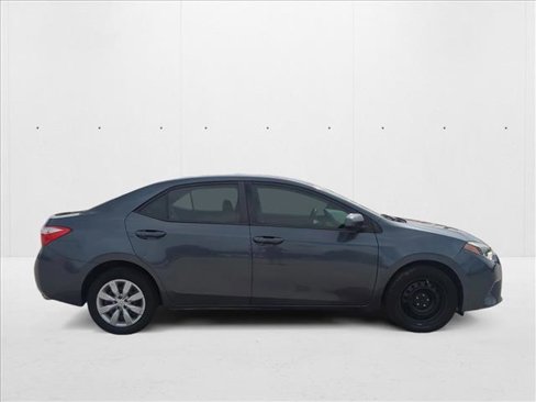 Used 2015 Toyota Corolla LE image 4