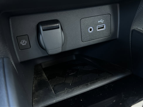 New 2025 Nissan Versa SV w/ Trunk Package image 20