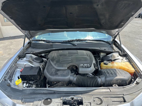 Used 2014 Chrysler 300 image 18