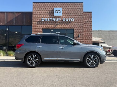 Used 2017 Nissan Pathfinder Platinum image 5