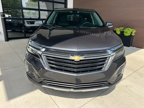 Used 2022 Chevrolet Equinox LT image 2