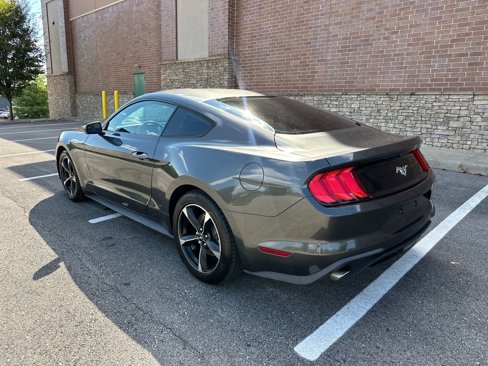 Used 2018 Ford Mustang Coupe image 4