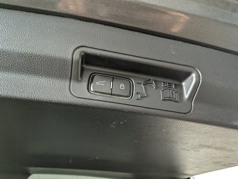 Used 2020 Ford Explorer Limited image 11