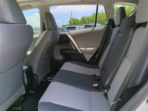 Used 2013 Toyota RAV4 XLE image 15
