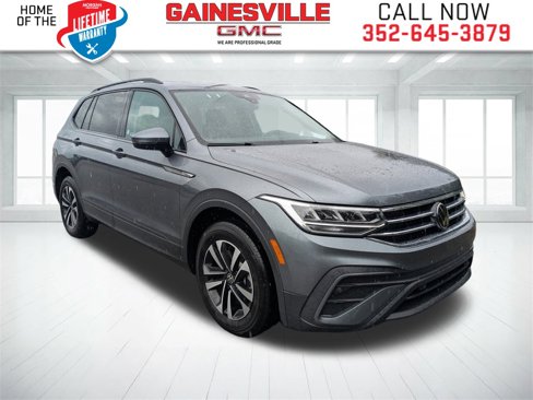 Used 2024 Volkswagen Tiguan S image 1