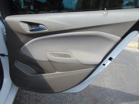 Used 2017 Chevrolet Cruze LT image 22