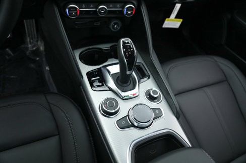 New 2025 Alfa Romeo Giulia w/ Driving Assist Package image 17