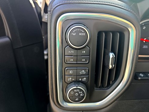 Used 2021 Chevrolet Silverado 2500 LTZ w/ LTZ Premium Package image 28