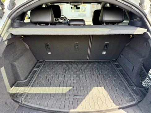 Used 2018 Jaguar E-PACE SE image 5