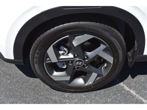 New 2025 Hyundai Venue SEL image 8