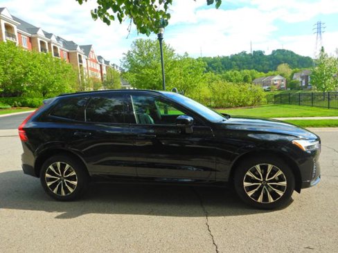 Used 2024 Volvo XC60 B5 Core w/ Protection Package Premier image 9