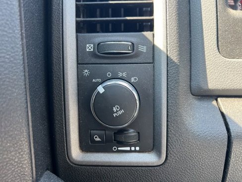 Used 2015 RAM 1500 Express image 21
