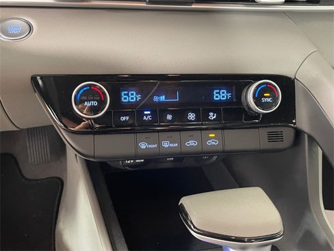 Certified 2023 Hyundai Elantra SEL image 8