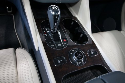 Used 2023 Bentley Bentayga Extended Wheelbase image 33