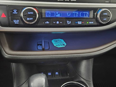 Used 2016 Toyota Highlander Limited image 22