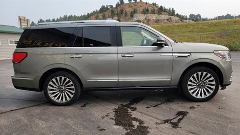 Used 2019 Lincoln Navigator Reserve image 4