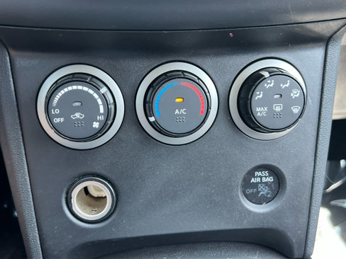Used 2013 Nissan Rogue SV image 36