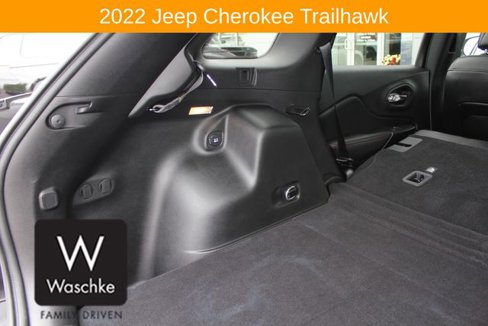 Used 2022 Jeep Cherokee Trailhawk w/ Sun, Sound & Nav Group image 21