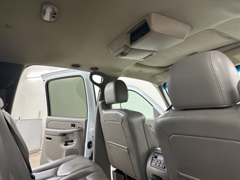 Used 2005 Chevrolet Suburban LT w/ Preferred Equipment Group image 26