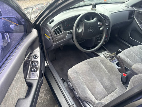 Used 2002 Hyundai Elantra GLS image 5