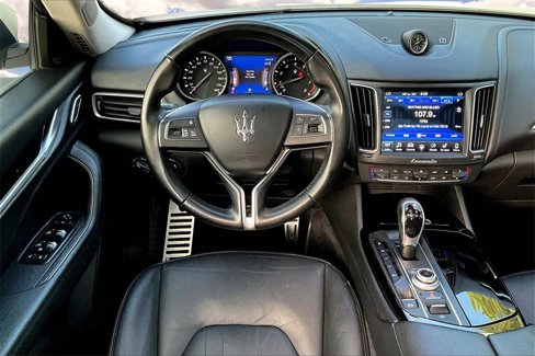 Used 2018 Maserati Levante image 8