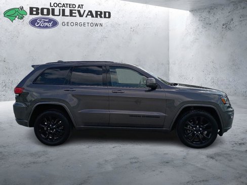 Used 2020 Jeep Grand Cherokee Altitude image 8