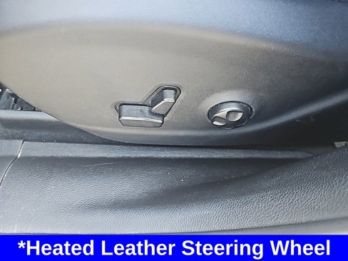 Used 2019 Jeep Cherokee Latitude Plus w/ Comfort/Convenience Group image 19