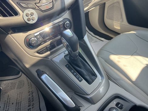 Used 2012 Ford Focus SEL image 18