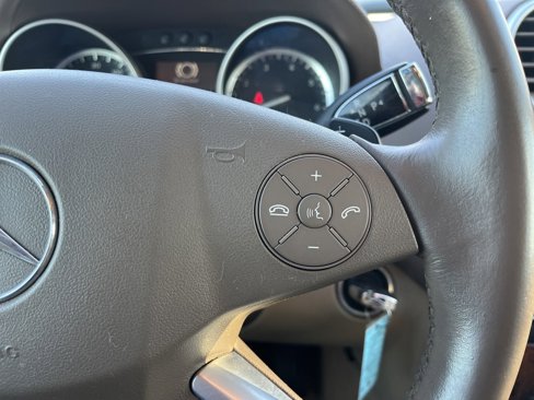 Used 2011 Mercedes-Benz GL 450 4MATIC image 18