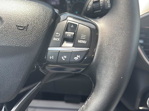 Used 2022 Ford Escape SE w/ SE Sport Appearance Package image 17
