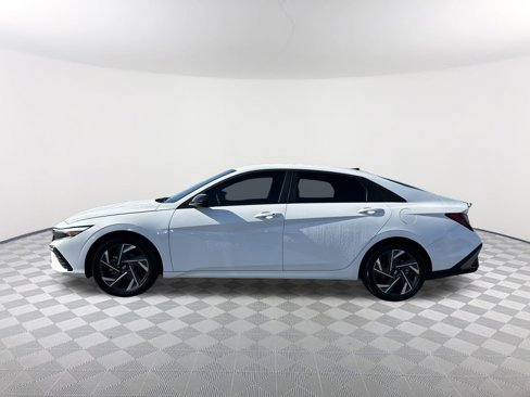 Used 2025 Hyundai Elantra Sport w/ Cargo Package image 11