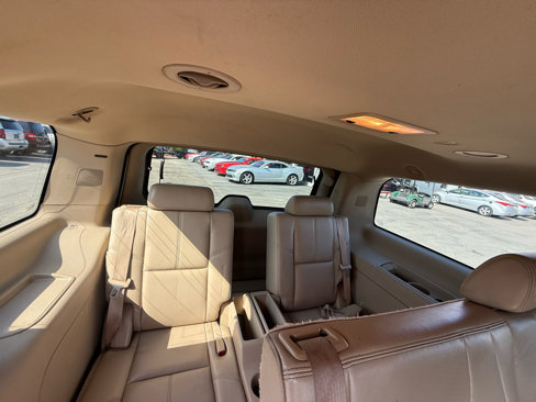 Used 2008 GMC Yukon SLT w/ SLT Preferred Equipment Group image 14