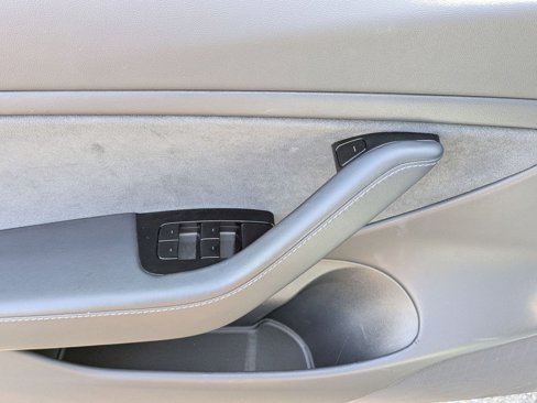 Used 2019 Tesla Model 3 Standard Range Plus image 7