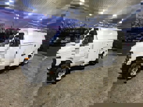 Used 2015 Ford E-350 and Econoline 350 Super Duty image 12