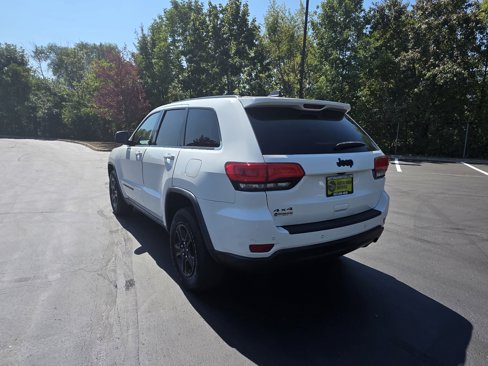 Used 2017 Jeep Grand Cherokee Laredo image 5