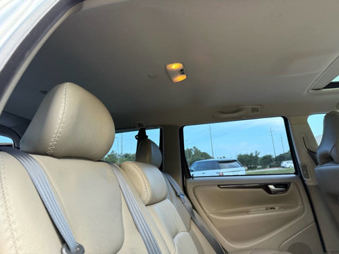Used 2004 Volvo XC70 image 31