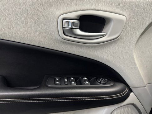 Used 2018 Jeep Compass Latitude w/ Popular Equipment Group image 13