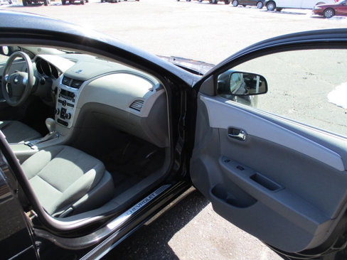 Used 2009 Chevrolet Malibu LS image 25