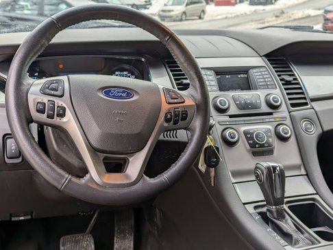 Used 2018 Ford Taurus SEL image 8