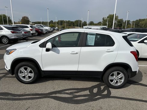 Used 2018 Chevrolet Trax LS image 2