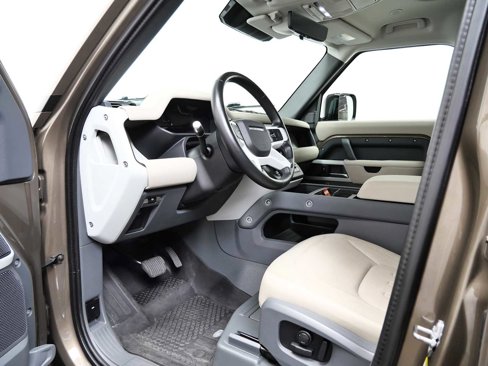 Used 2021 Land Rover Defender 110 SE image 19