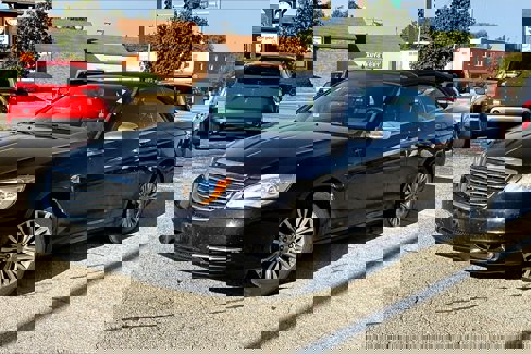 Used 2013 Chrysler 200 Limited image 7