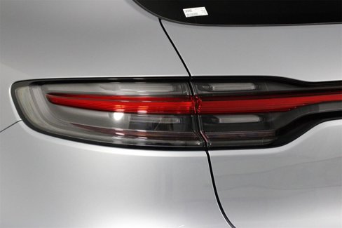 Certified 2025 Porsche Macan Turbo image 21