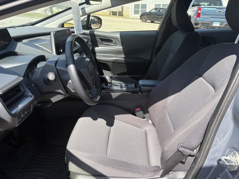 Used 2025 Toyota Prius LE image 10