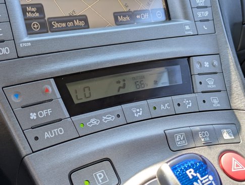 Used 2014 Toyota Prius Five image 21