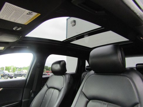 Used 2019 Lincoln Nautilus Reserve image 11