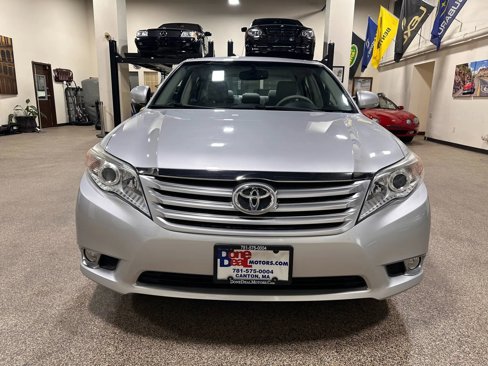 Used 2012 Toyota Avalon Limited image 2