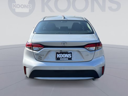 Used 2022 Toyota Corolla LE image 5
