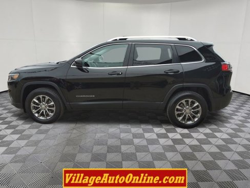 Used 2019 Jeep Cherokee Latitude Plus w/ Cold Weather Group image 9